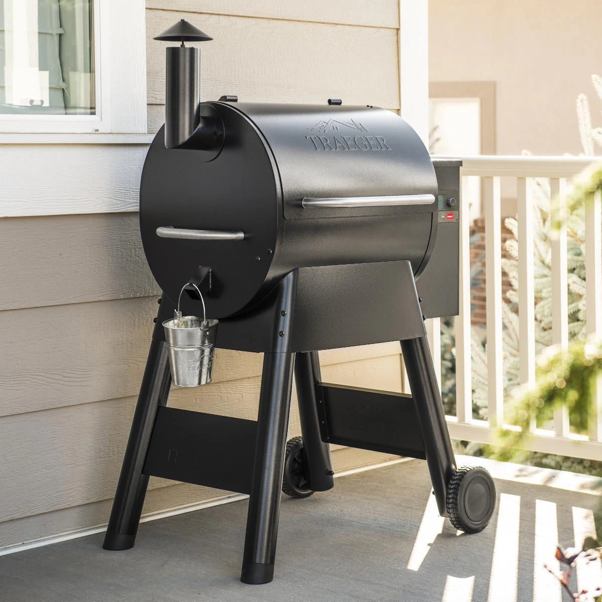 Traeger Pro 575 Black WiFi-Enabled Pellet Grill - Image 13