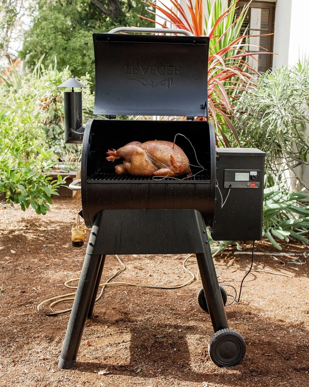 Traeger Pro 575 Black WiFi-Enabled Pellet Grill - Image 7