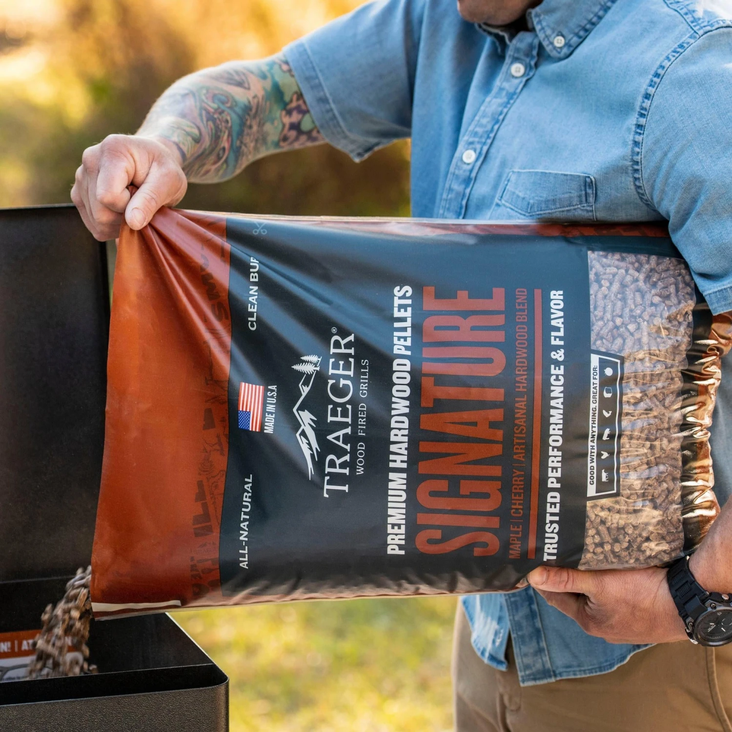 Traeger Signature Blend Wood Pellets 20 Lb. Bag - Image 3