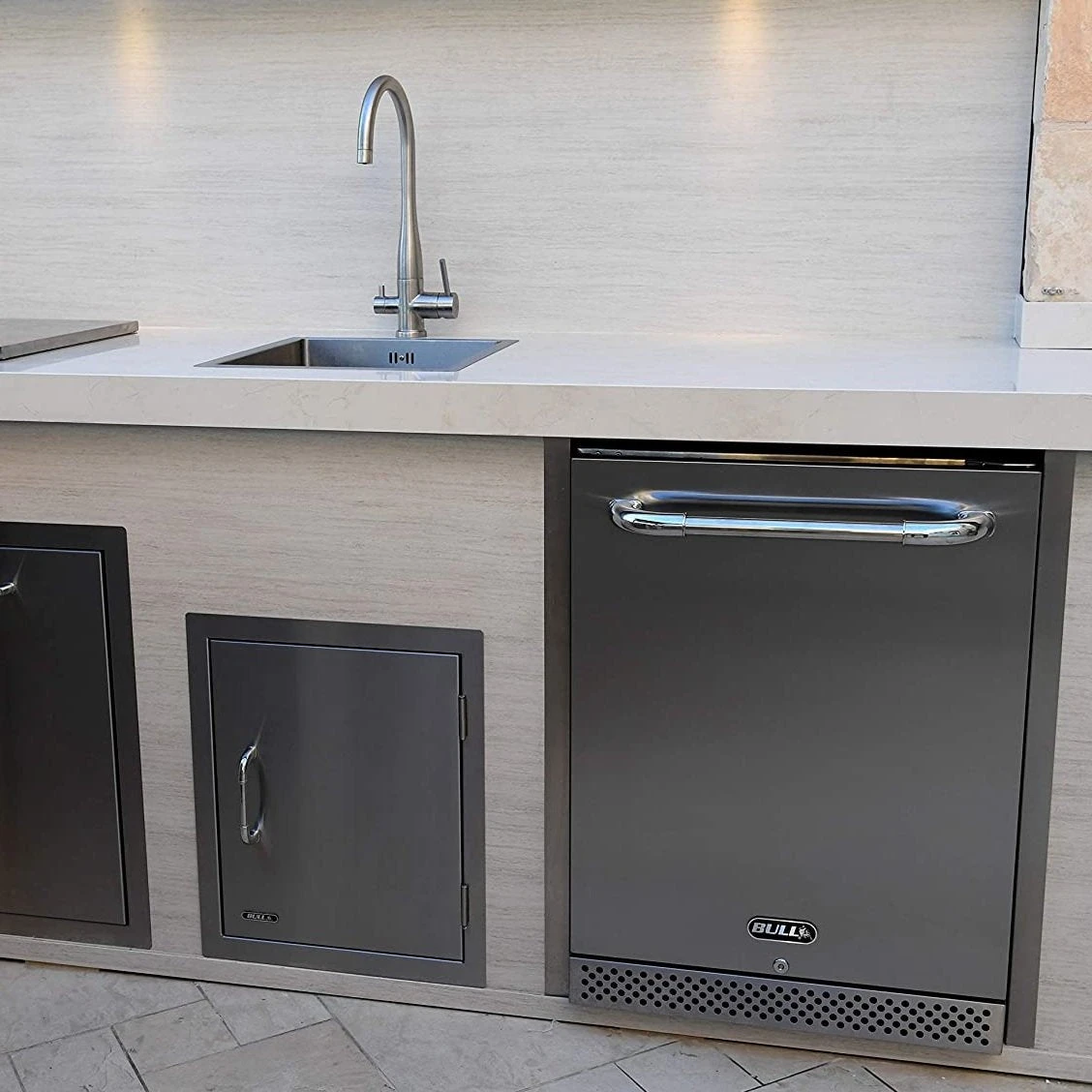 Bull Premium Outdoor Rated Stainless Steel Fridge Series II - Image 6