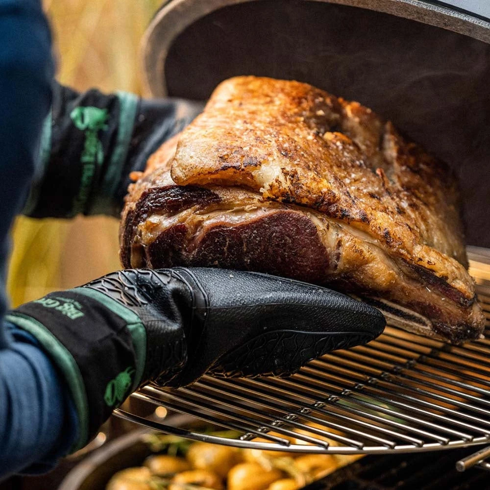 Big Green Egg Heat Resistant Silicone BBQ Mitt - Image 4