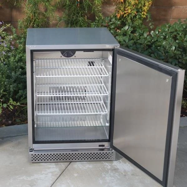 Bull Premium Outdoor Rated Stainless Steel Fridge Series II - Image 4