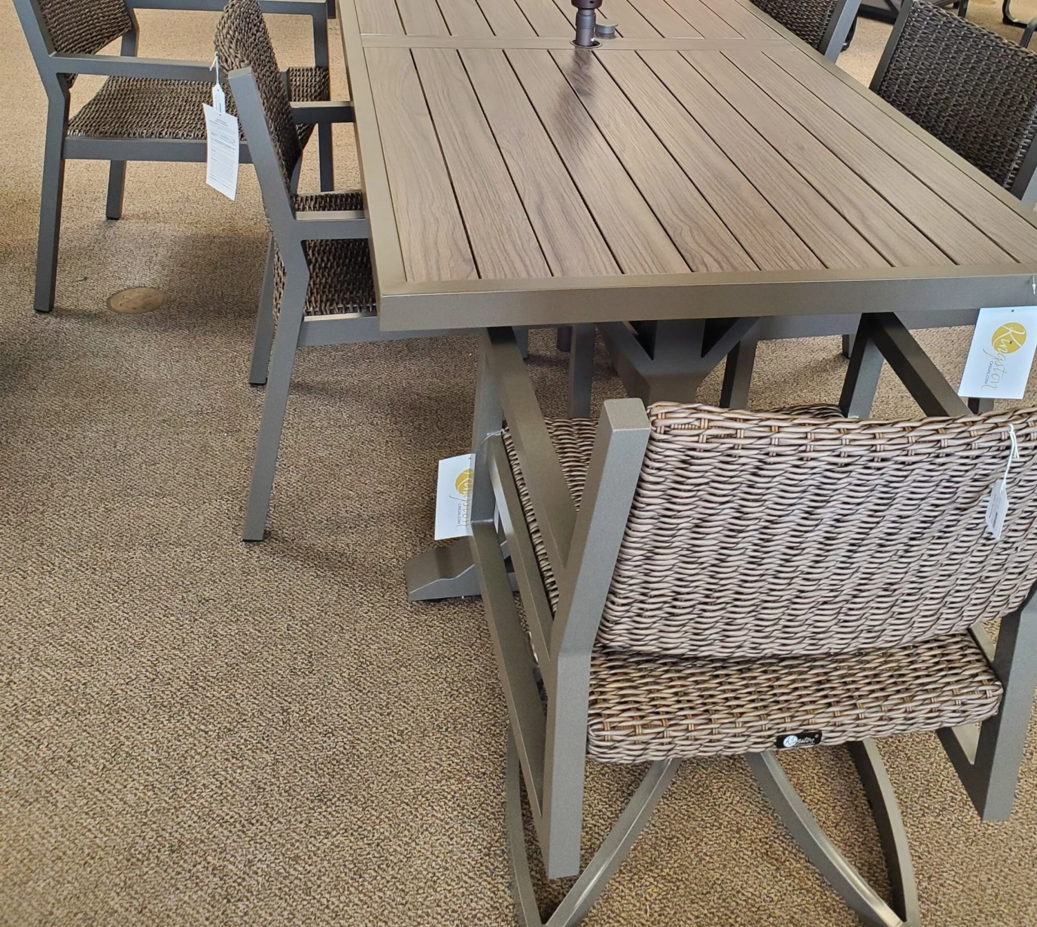 Hyacinth Weave Patio Dining Set - Image 3